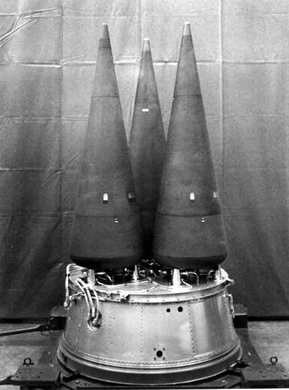 O Minuteman III pode carregar até 3 ogivas e seu disparo atinge o alvo sem erro (margem de