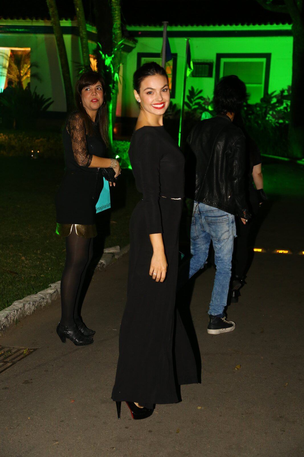 Isis negou envolvimento com Cauã Reymond