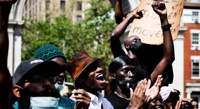 Polícia não agiu contra atos de sábado (6) e manifestações se mantiveram pacíficas