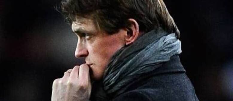 Ex-treinador do Barça luta pela vida