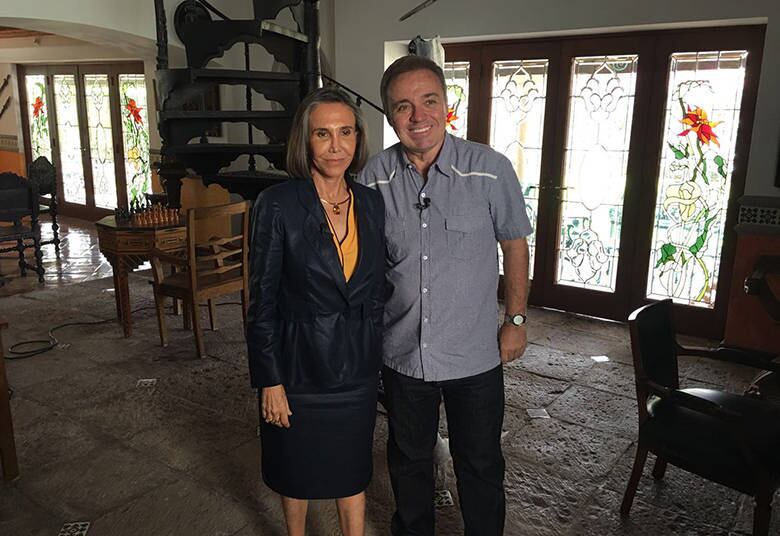 

A grande
entrevista de Gugu Liberato desta quarta-feira (16) é com Florinda Meza. Com exclusividade, a atriz
fala sobre os bastidores do Chaves, comenta a relação difícil com outros colegas de elenco
como Chiquinha e Seu Madruga e revela um lado pouco desconhecido de Roberto Bolaños para os brasileiros: o lado “mulherengo”.



• Assista aos programas Gugu na íntegra. Experimente o R7.com/Play
