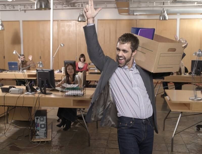 O desejo de milhões de brasileiros é abrir o próprio
negócio. Mas antes de tomar qualquer decisão, é preciso considerar alguns
pontos. Para isso, o R7 conversou
com o gerente nacional de atendimento do Sebrae, Enio Pinto, que dá dicas de
como ter sucesso na vida de empreendedor. Confira nas próximas fotos