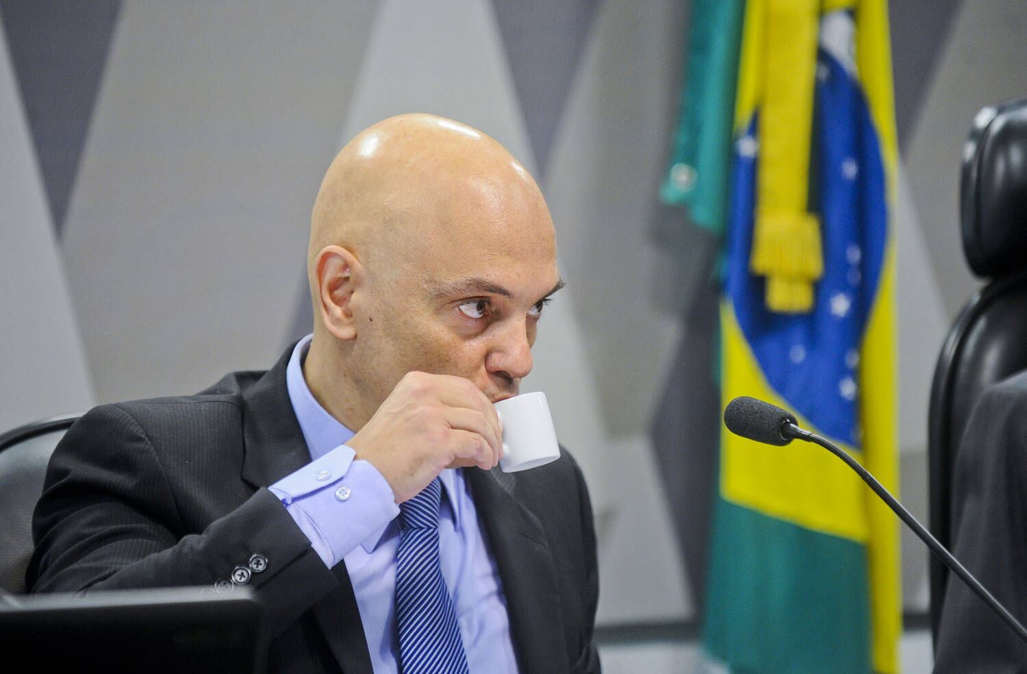 Alexandre de Moraes: em julho, o ex-ministro da Justiça e recém-empossado ministro do Supremo recebeu R$ 33.763 brutos de salário. Desse montante, foram descontados R$ 11.108,06, sendo R$ 7.394,14 de Imposto de Renda e R$ 3.713,92 de previdência social