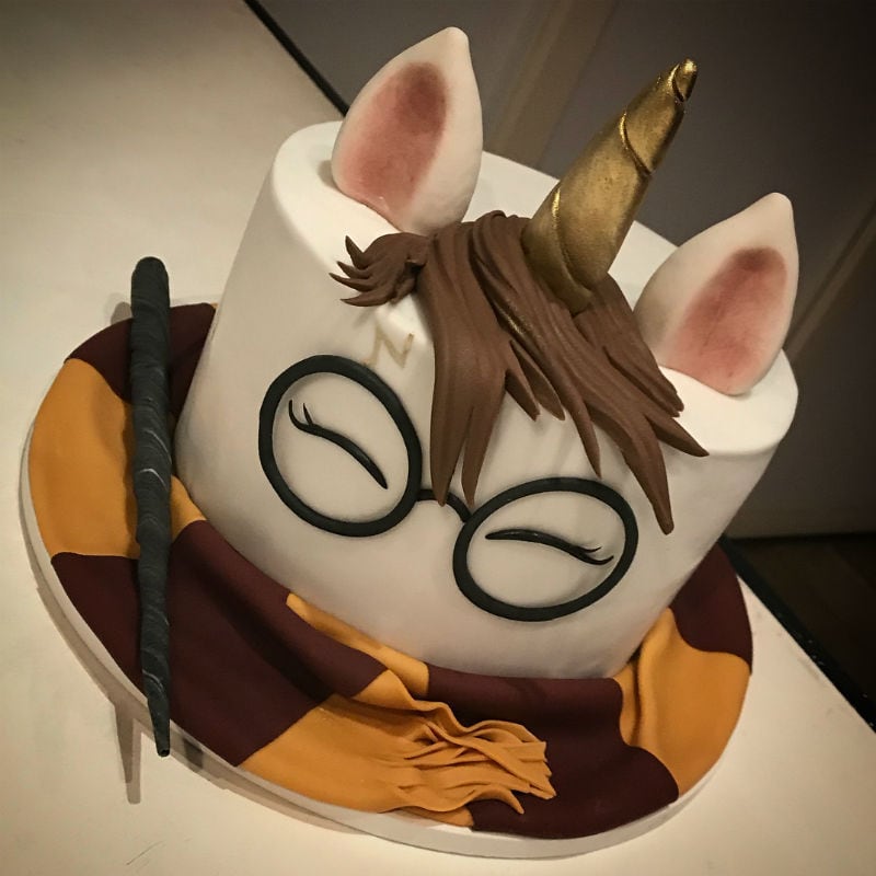Outra talentosa criação de Luiz foi esse bolo temático inspirado em unicórnio