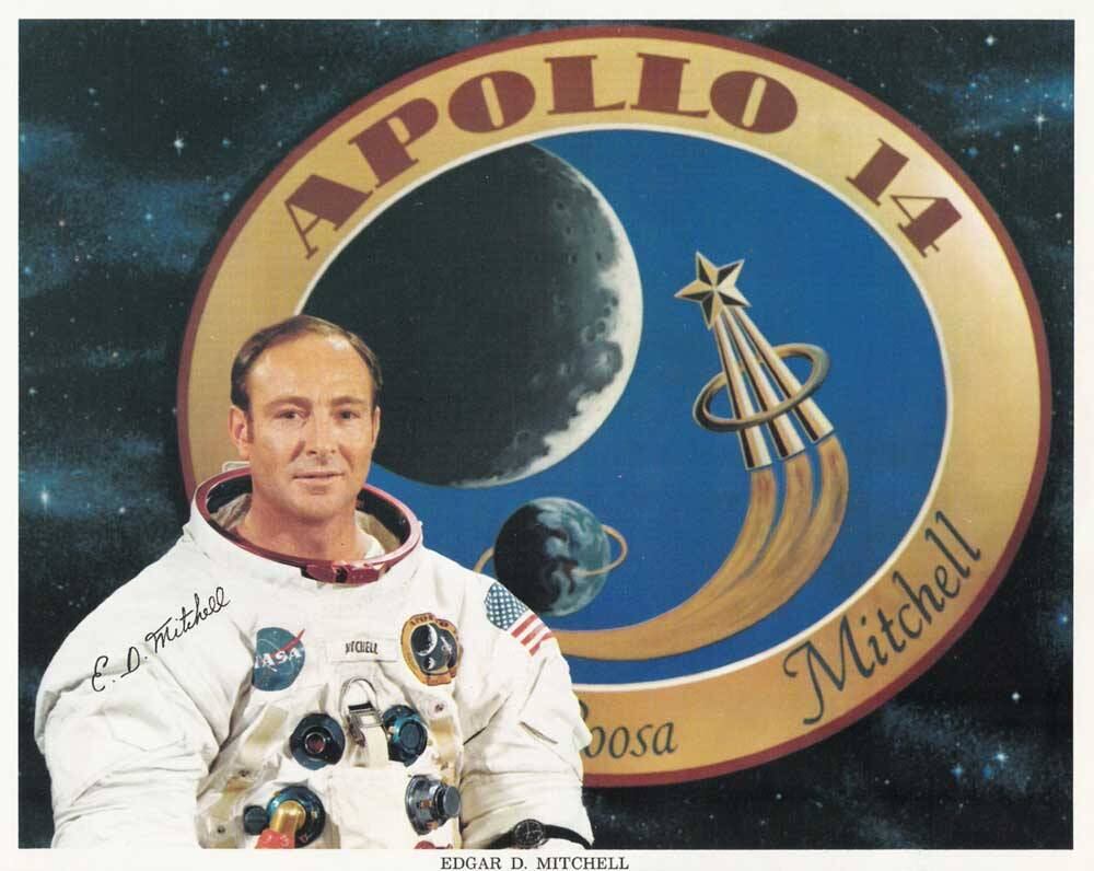 Os aliens já deram alô!

Edgar Mitchell, a sexta pessoa a andar na lua, afirma que os "alienígenas já entraram em contato com os humanos diversas vezes", mas que os governantes escondem a verdade da população
