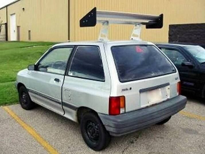 Fala a verdade, quem nunca sonhou com um aerofólio como este?