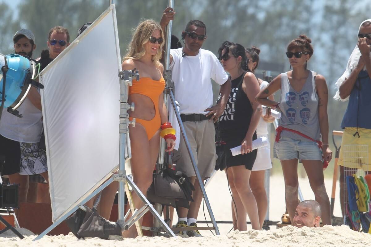 Fiorella Mattheis vira musa em clique musical de Diogo Nogueira