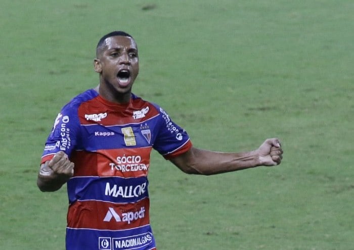 Ex-palmeirense Anselmo fez o gol da vitória do Fortaleza