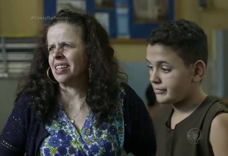 César perde Bené ao tentar fazer dele um informante para desmantelar o esquema montado por Zefa, mas após pressionar Maicon, ele descobre o endereço de Zefa, que a princípio seria a mãe de Maicon