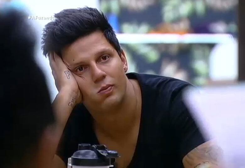 Thiago Servo ficou até a quinta semana da Fazenda 8