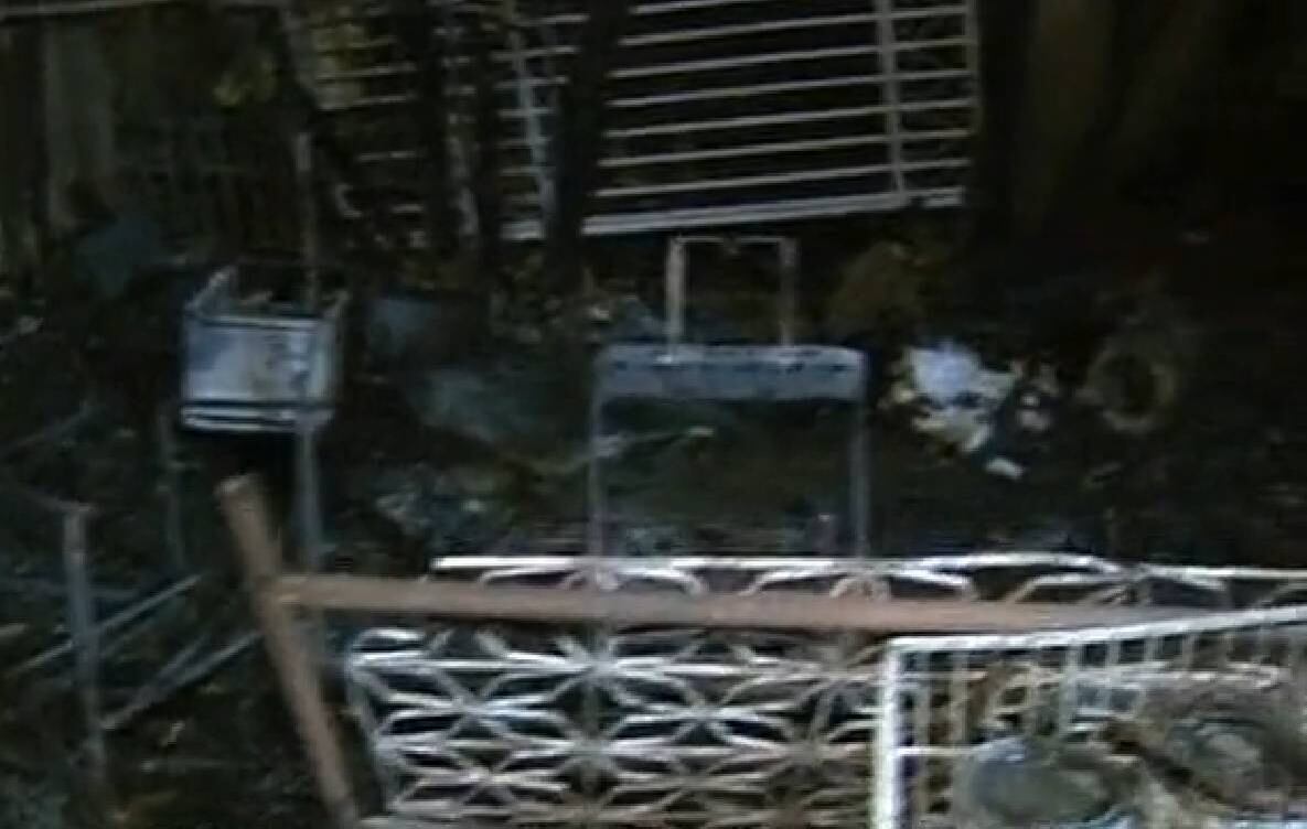 Em outubro de 2013, uma mulher foi vista correndo para rua com o corpo em chamas em busca de socorro. Ela teria sido vítima de um morador de rua que ateou fogo no barraco onde morava com a mulher em Ceilândia (DF). Leia a matéria


