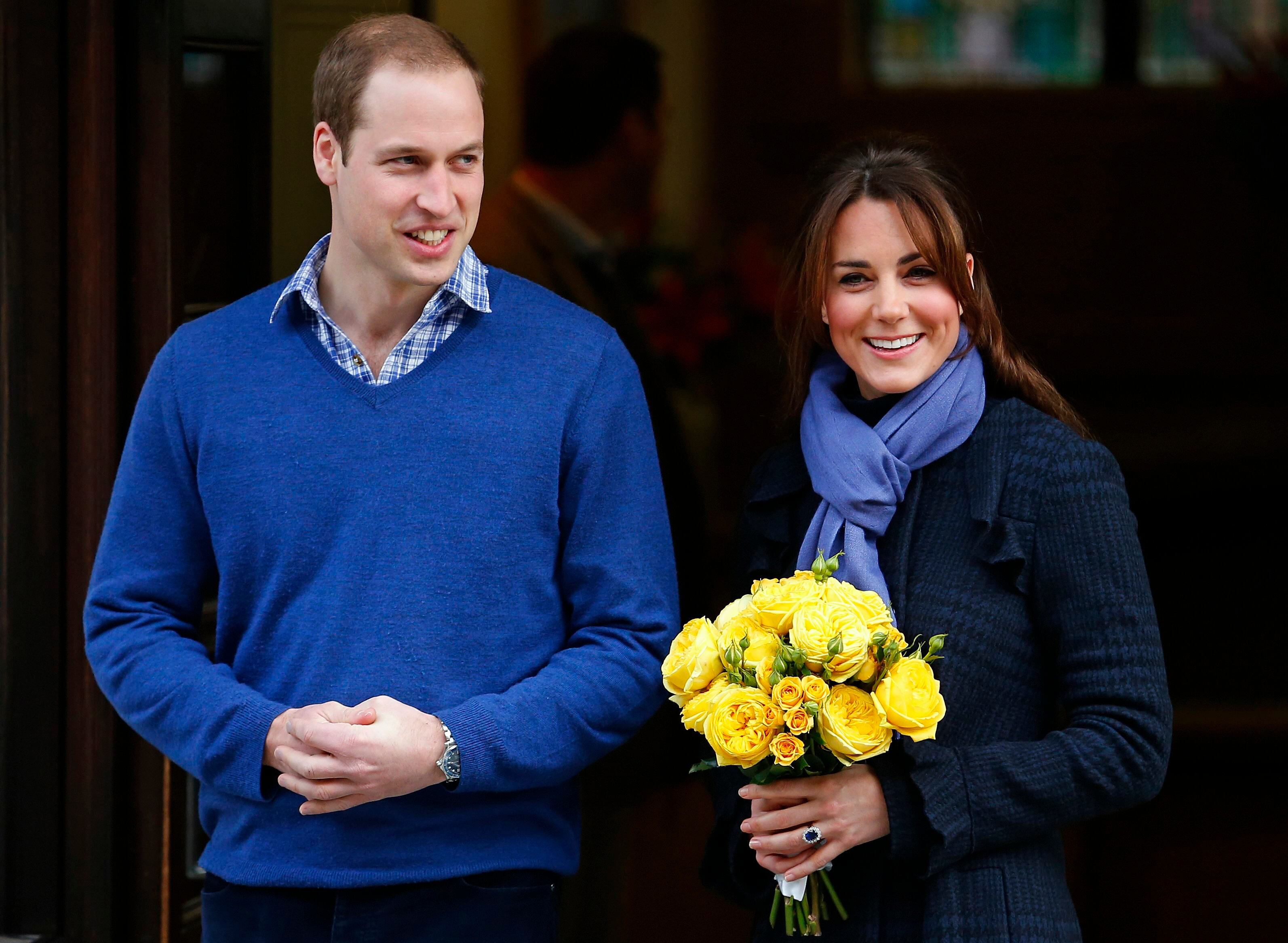 Kate Middleton, mulher do príncipe William, deixou o hospital nesta manhã. Grávida, a duquesa estava internada desde a última segunda-feira. Leia mais

