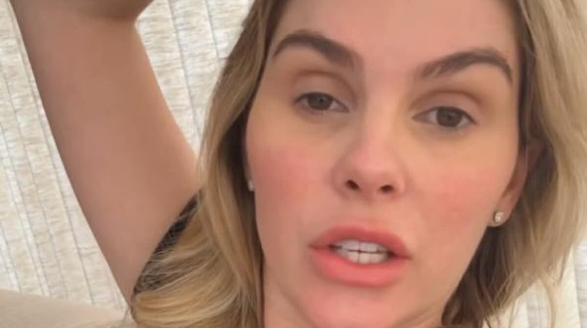 Bárbara Evans mostra ensaio fotográfico de seus três filhos juntos