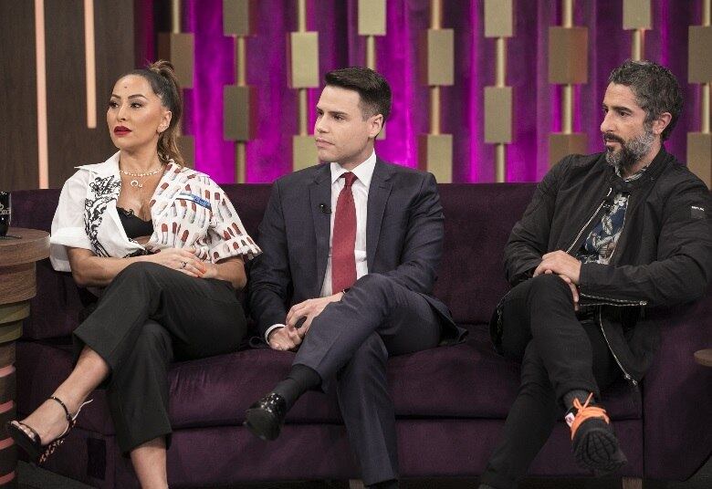 Já Luiz Bacci revela os bastidores do dia em que assinou o seu contrato com a Record TV