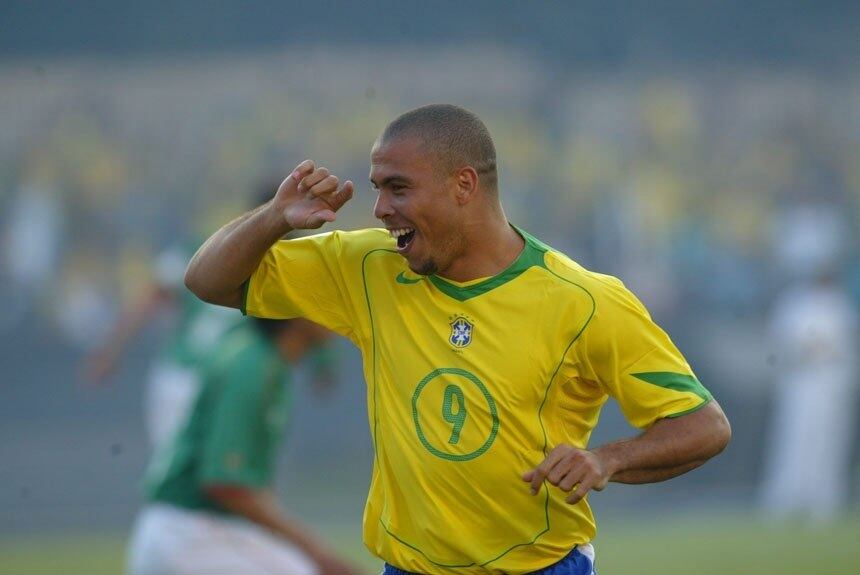 Brasil 3 x 1 Bolívia - 5/9/2004 - Nas eliminatórias da Copa do Mundo de 2006, a Seleção passou por cima da Bolívia atuando no Morumbi. Ronaldo, Ronaldinho Gaúcho e Adriano mar