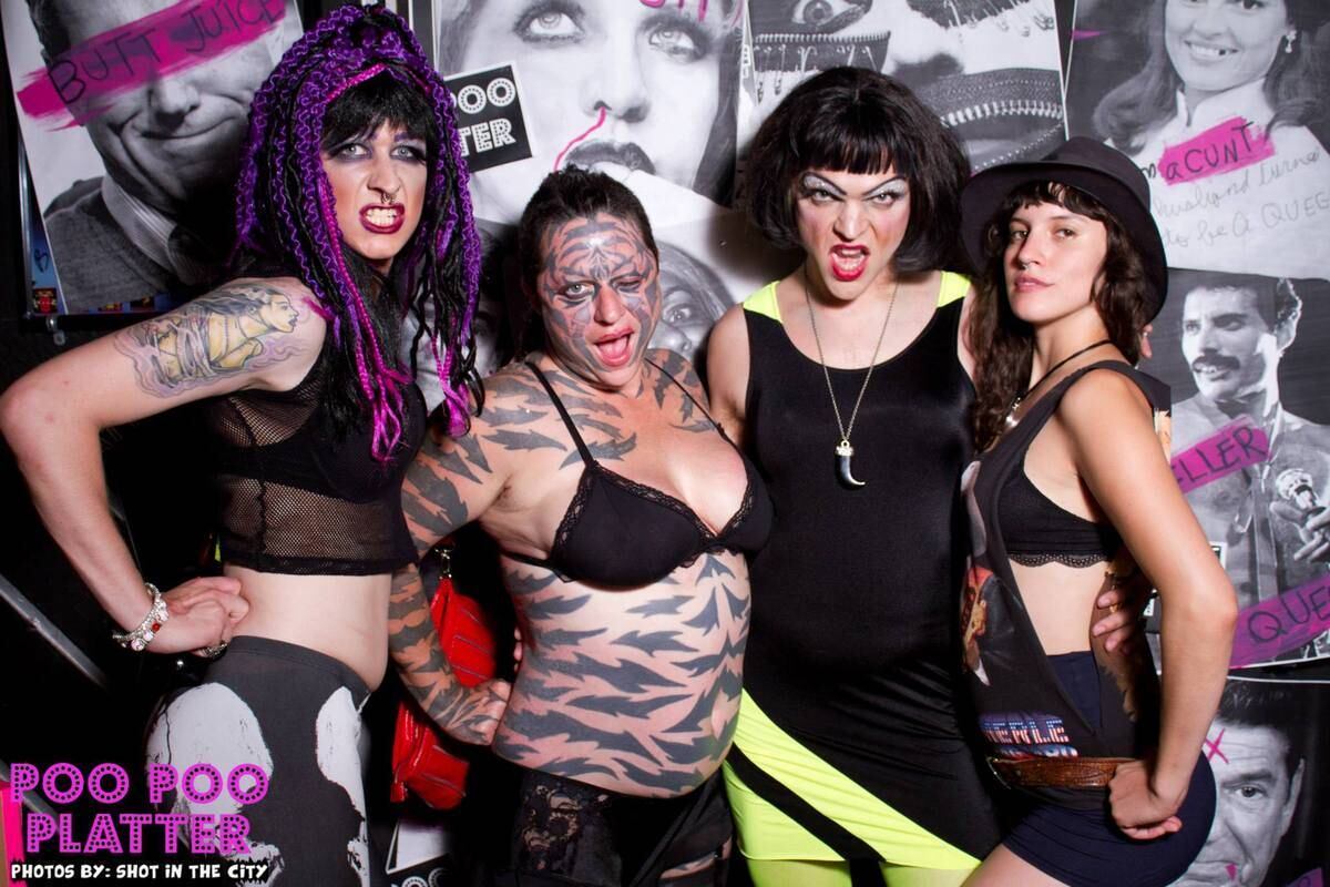 A americana, que tem várias amigas que também são meio piradas, diz que através do seu corpo, ela pode mostrar que a real beleza vem do interior! 
