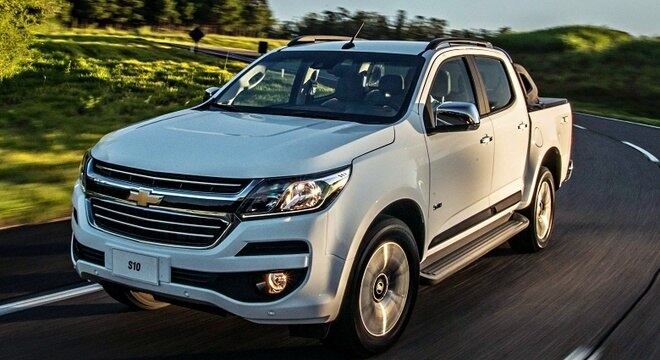 Linha 2018 tem novos emblemas nas portas dianteiras e partida remota pela chave na versão LTZ