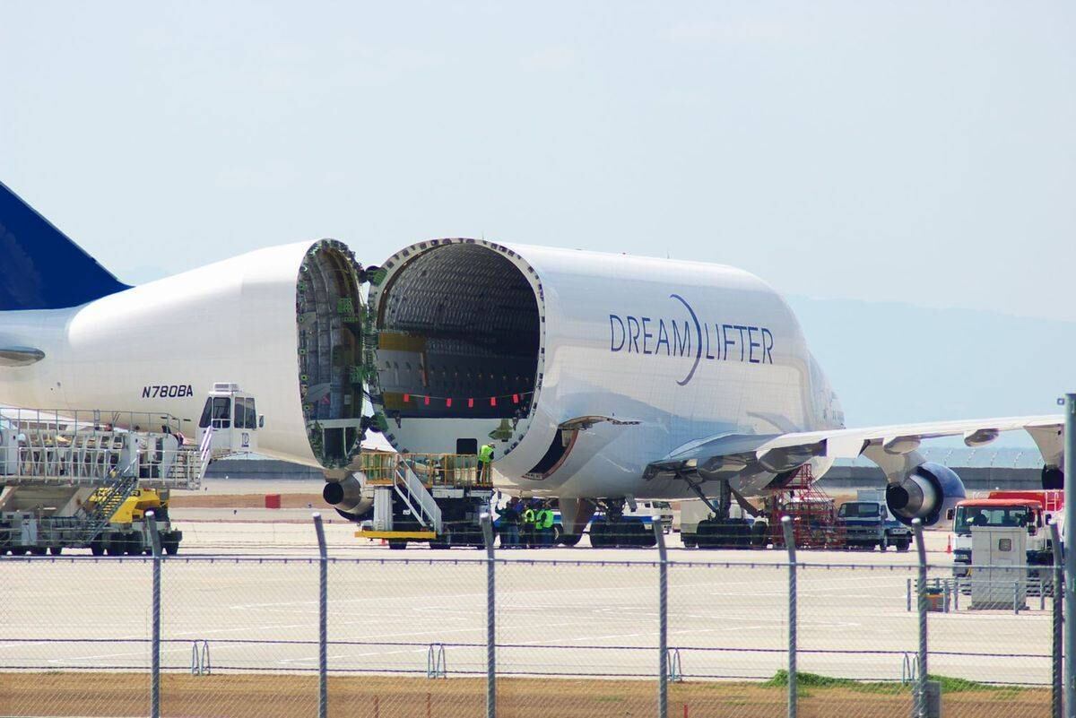 Avião Boeing 747 Dreamlifter