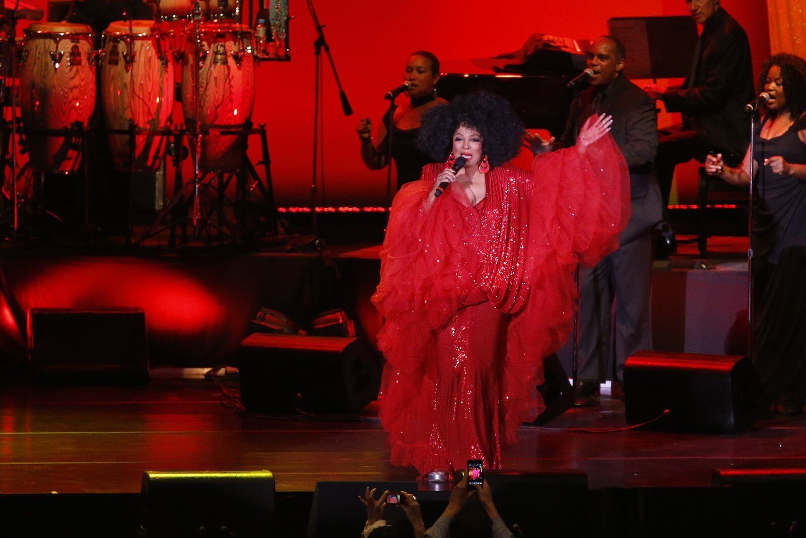 Junho
A diva Diana Ross se apresentou no Brasil e mostrou todo o seu talento num show colorido e animado