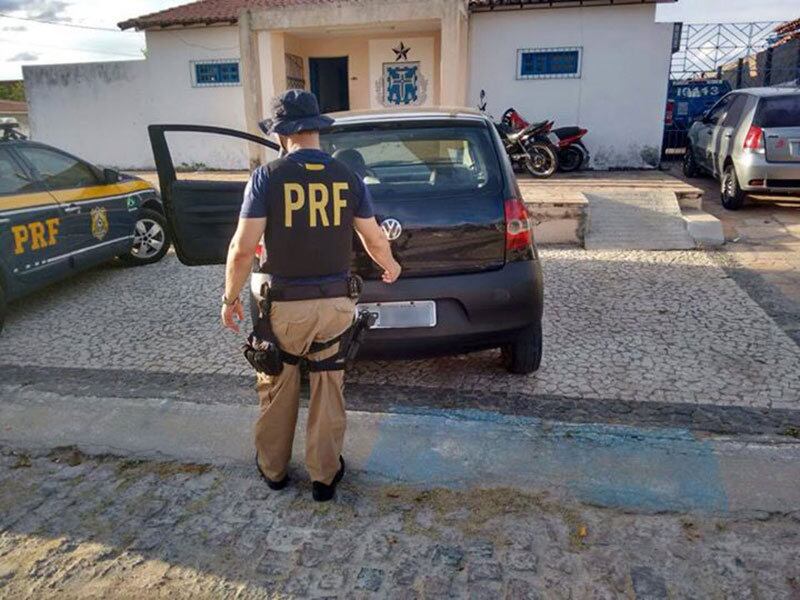Passageiro do automóvel, de 63 anos, informou ser o proprietário do veículo