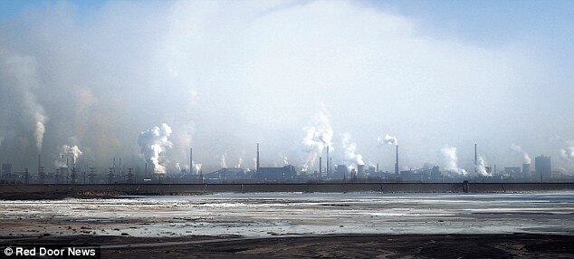 Com a terceirização da produção industrial pesada dos Estados Unidos e europeus em direção a países asiáticos de Terceiro Mundo, como China e Bangladesh, essas paisagens foram esquecidas por esses locais