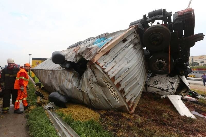 Ainda segundo a concessionária, o motorista encontra ao menos 4 km de congestionamento, do km 25 ao km 29.