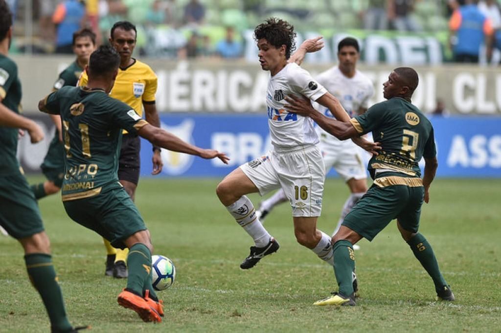 Onde assistir América-MG x Santos na TV: Premiere