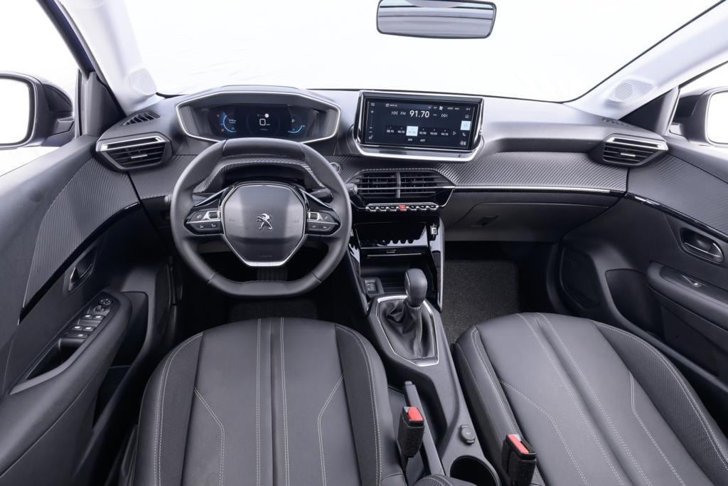 Interior do Peugeot 208 2024