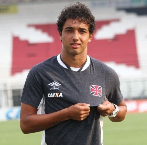 Hugo Borges (Vasco)

Artilheiro nato, Hugo Borges é promessa de gols do 'Gigante da Colina' na Copa São Paulo. O atleta é apontado até para ser usado no elenco principal do Vasco em 2017