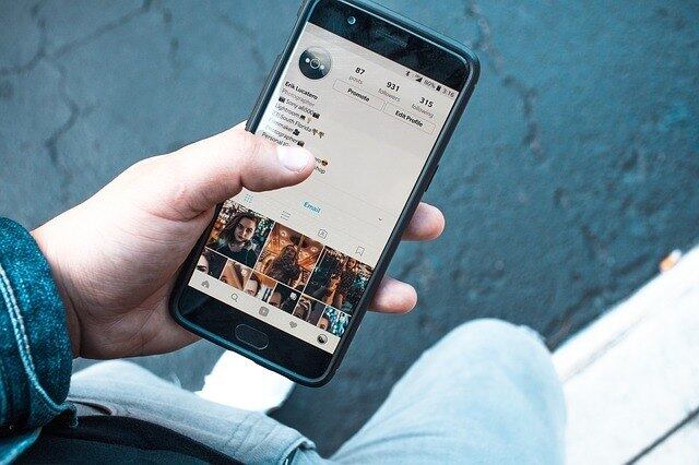 Pessoas com problemas mostram uma vida perfeita nas redes sociais