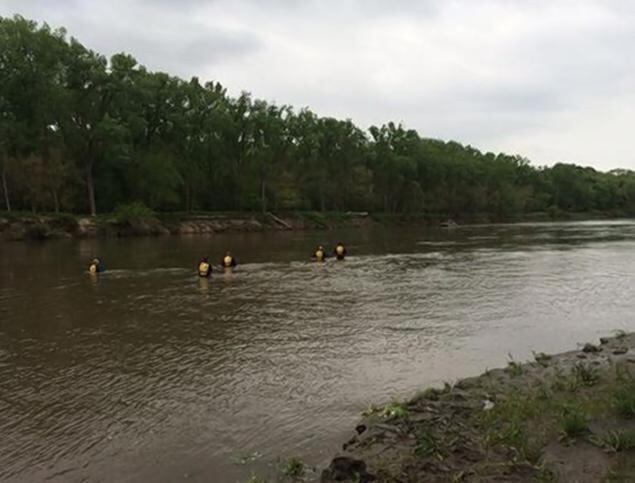 O corpo de Josue foi encontrado por um barco de passageiros de pequeno porte que passava pelo rio e encerrou uma busca de quatro dias!