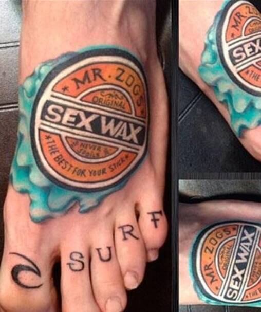 Este cara tatuou a marca mais popular de parafina. Será que ele ganhou algo por isso ou fez na doideira mesmo?