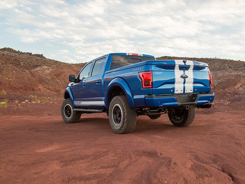 A oficina Team
Tuscany Motor Co. também trabalhou no projeto, dando sua contribuição à picape. As rodas são de 18 polegadas calçadas com pneus cravejados
