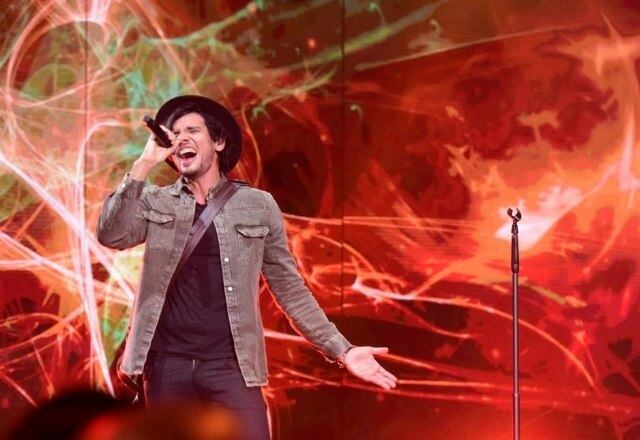 Em
suas redes sociais, o reality tem conteúdo pensado para
cada uma das plataformas, incluindo curiosidades musicais, melhores momentos do
programa, bastidores e enquetes com impacto no que será apresentado no digital
do programa. Sob a hashtag #TheFourBrasil, o público também pode participar da
interatividade ao vivo na tela do The Four Brasil