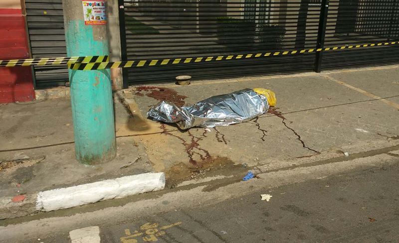 Após a confusão, que teve a participação de cerca de 60 torcedores, três envolvidos foram detidos