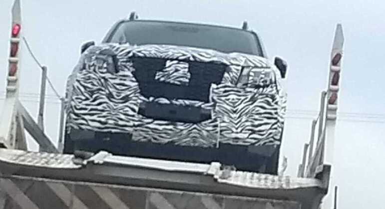 Capô também ficou mais elevado, o que confere mais robustez