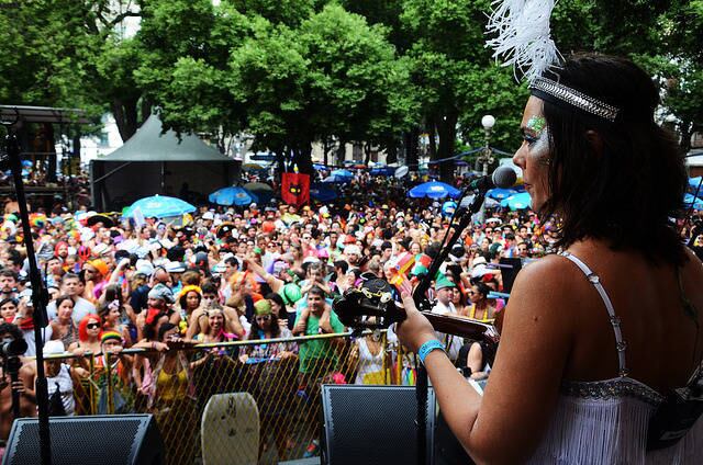 O Cordão do Boitatá faz sua apresentação no domingo (15), na praça XV, centro do Rio, às 9h. O bloco Cachorro Cansado  desfila no Flamengo no domingo (15), às 17h, a concentração é na praça José de Alencar. O Exalta rei é no domingo (15), na  praça Tiradentes, centro do Rio, às 13h. O  Bloco do Buxixo  desfila às 9h na rua General Roca, entre a Conde de Bonfim e a Desembargador Isidro, na Tijuca, zona norte do Rio 