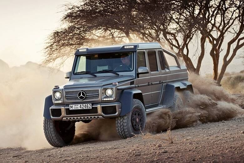 O torque também é estúpido: são 77,2 kgfm enviados às seis rodas