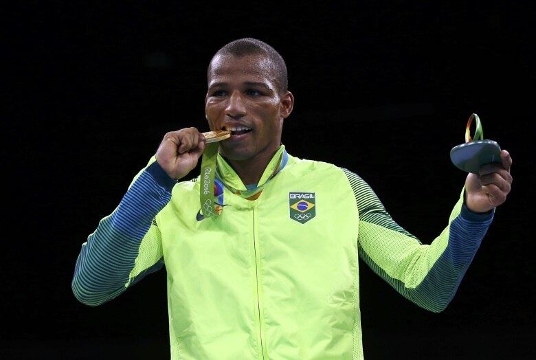A redenção da sua carreira, começando nas batalhas que teve desde a infância, veio na Rio 2016. Passando por cada um de seus adversários, inclusive o cubano, favorito ao ouro, Robson sagrou-se campeão e cravou seu nome na história olímpica brasileira