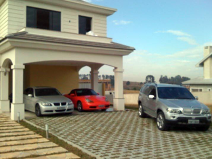 A casa no condomínio de luxo e todos os bens de Conde foram comprados com o dinheiro do comércio de cocaína no Estado. O traficante é também suspeito de estar envolvido na morte de um policial militar, em 2005. Veja na reportagem!