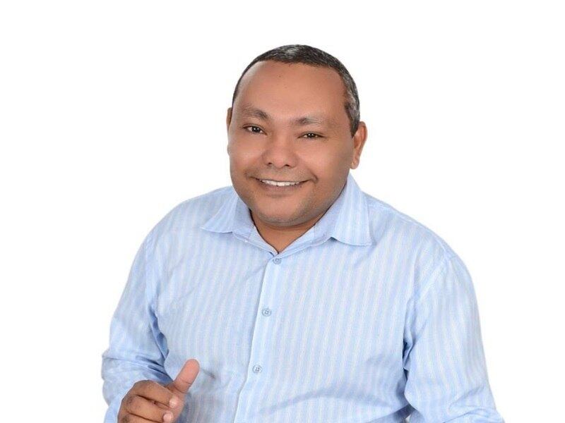 Heró Bezerra

Partido: PRTB
Idade: 42 anos
Natural: Mossoro (RN)
Ocupação Declarada: outros
Bens declarados: nenhum bem declarado
Histórico: não assumiu cargo político anteriormente
Vice: Antonio Bento (PRTB)
