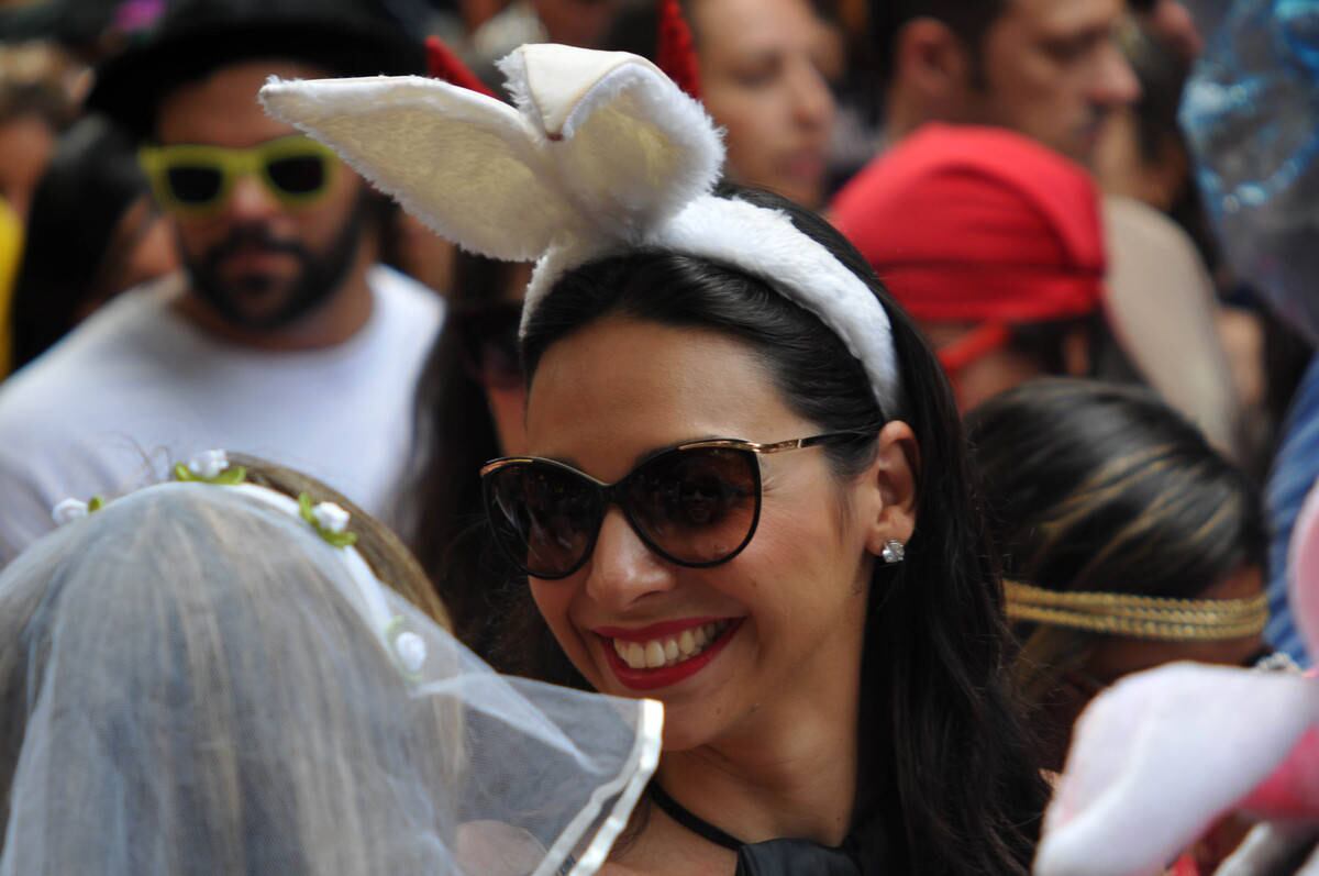 Esta se fantasiou de coelhinha