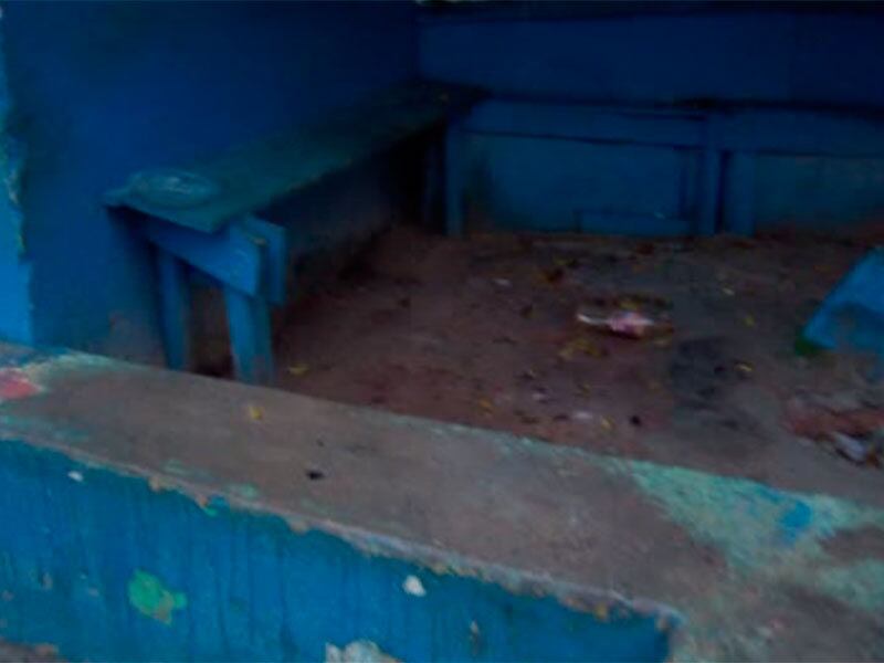Após a confusão, o vizinho foi socorrido para o Posto de
Atendimento em São Marcos e teria ameaçado Rubens. O jovem voltou para casa e foi
dormir. Dona Valdete conta que, por volta de 1h, o acusado chegou à casa da
vítima acompanhado da família