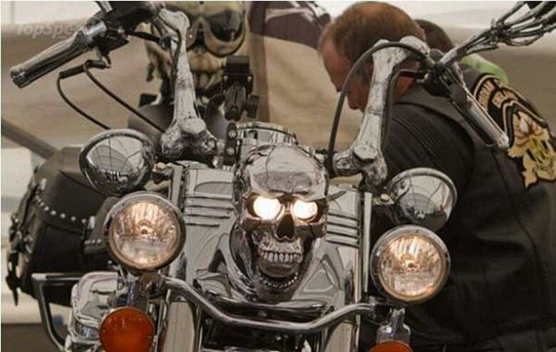 Nossa. Para ficar mais assustador, a luz teria que ser vermelha