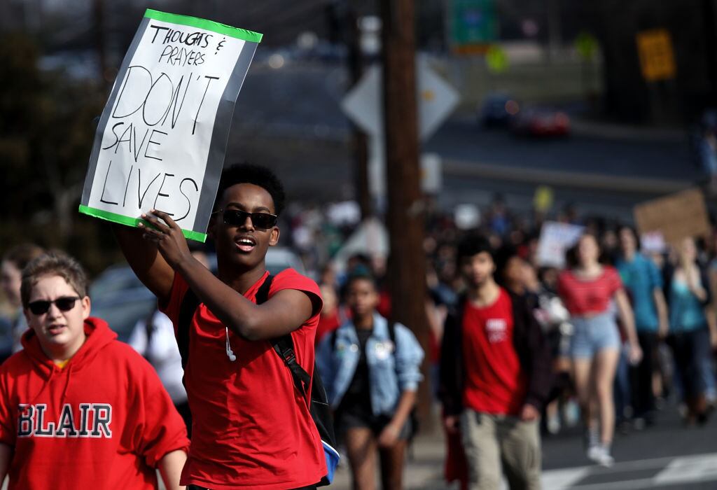 Em Maryland, os aluno da escola Montgomery Blair foram às ruas pedir leis estaduais mais rígidas para o controle de armas
