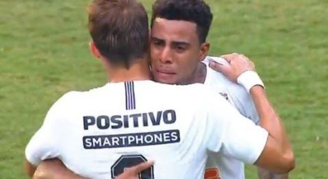 Gustavo. O choro de emoção com a importante atuação no clássico