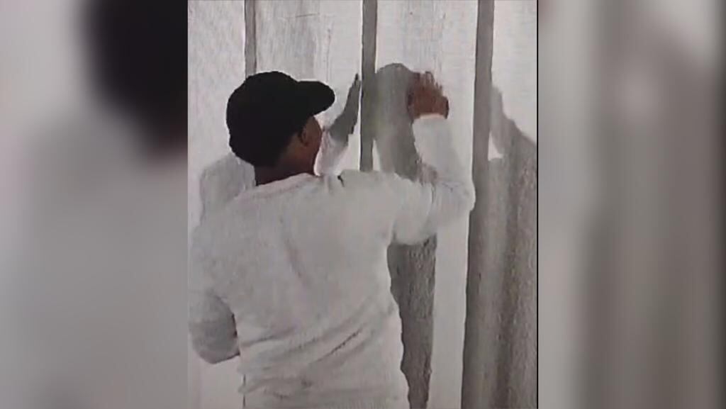 Jovem foi pego depredando monumento na região do Barreiro
