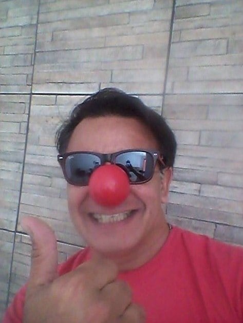 Você declarou já ter consumido 30 pedras de crack por dia. Isso é verdade?

— Verdade, era uma forma de eu me matar. Pensei em suicídio, mas não tinha coragem. Não acreditava na minha recuperação. Pedia para que Deus tirasse a minha vida. Nessa época eu cheguei a ser assaltado e pedi para que o ladrão atirasse no meu peito. Assustado com a minha insistência, ele saiu correndo (risos)