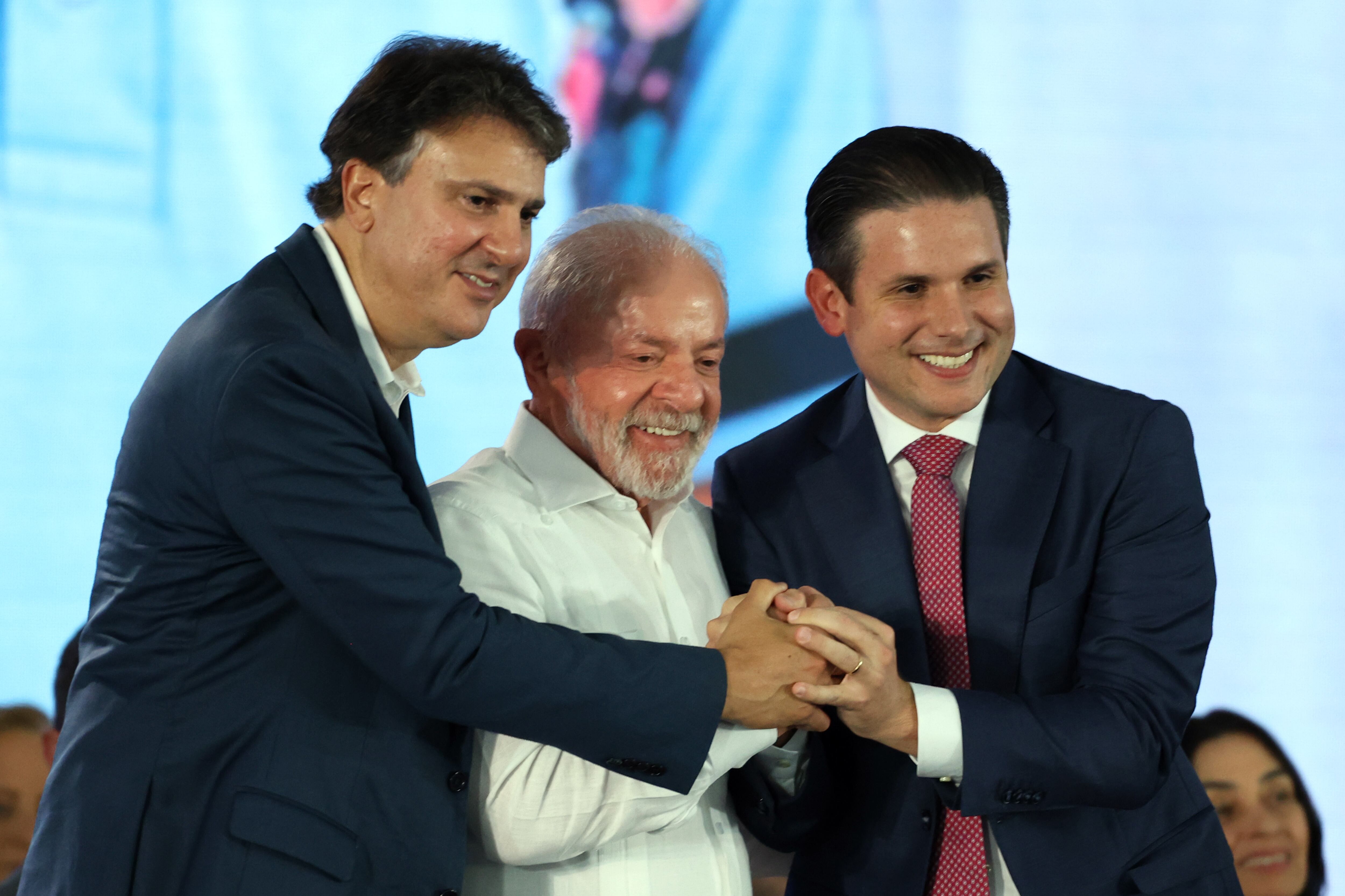 Brasília (DF), 30/03/2026 - Presidente da República, Luiz Inácio Lula da Silva, acompanhado do ministro da Educação, Camilo Santana, e do ministro de Portos e Aeroportos, Sílvio Costa Filho, durante cerimônia de inauguração de instituições de ensino. Foto: Valter Campanato/Agência Brasil