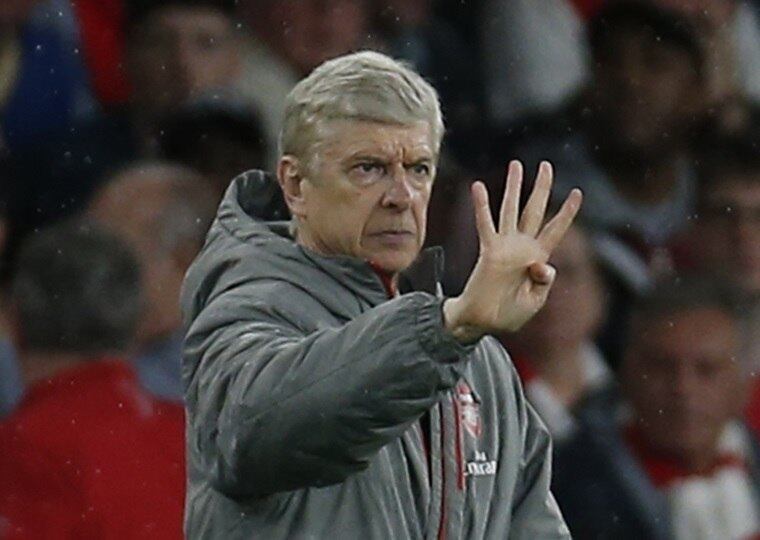Outra definição ocorreu no Campeonato Inglês. O Liverpool se classificou para as eliminatórias da Champions ao vencer o já rebaixado Middlesbrough. E o Arsenal, mesmo vencendo o Everton, terá de jogar a Liga Europa do próximo ano. O Chelsea já havia se sagrado campeão na rodada anterior
Com dois de Ronaldo, Real goleia o Celta e fica a um empate do título espanhol
